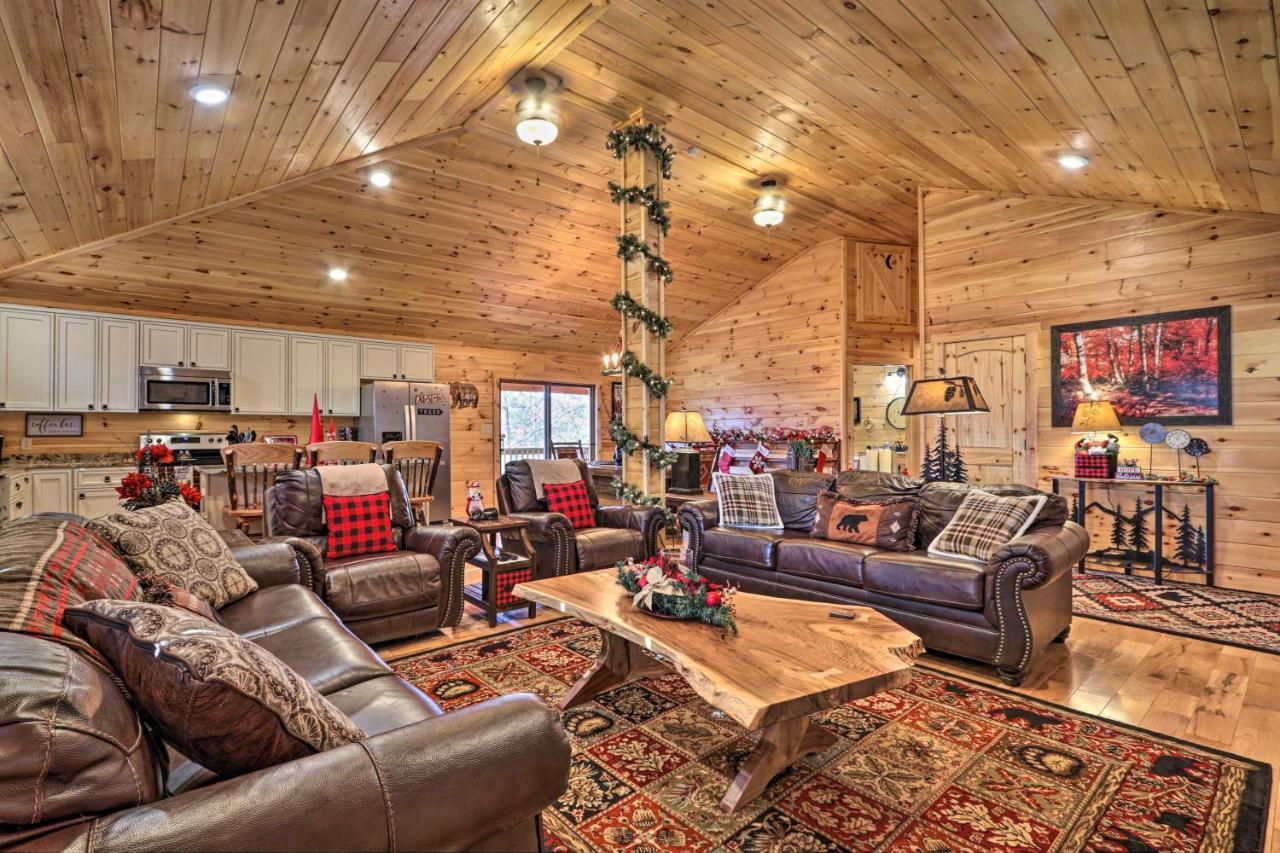 Luxe Cabin With Hot Tub, Theater, Pool Table, Arcade Pigeon Forge Εξωτερικό φωτογραφία