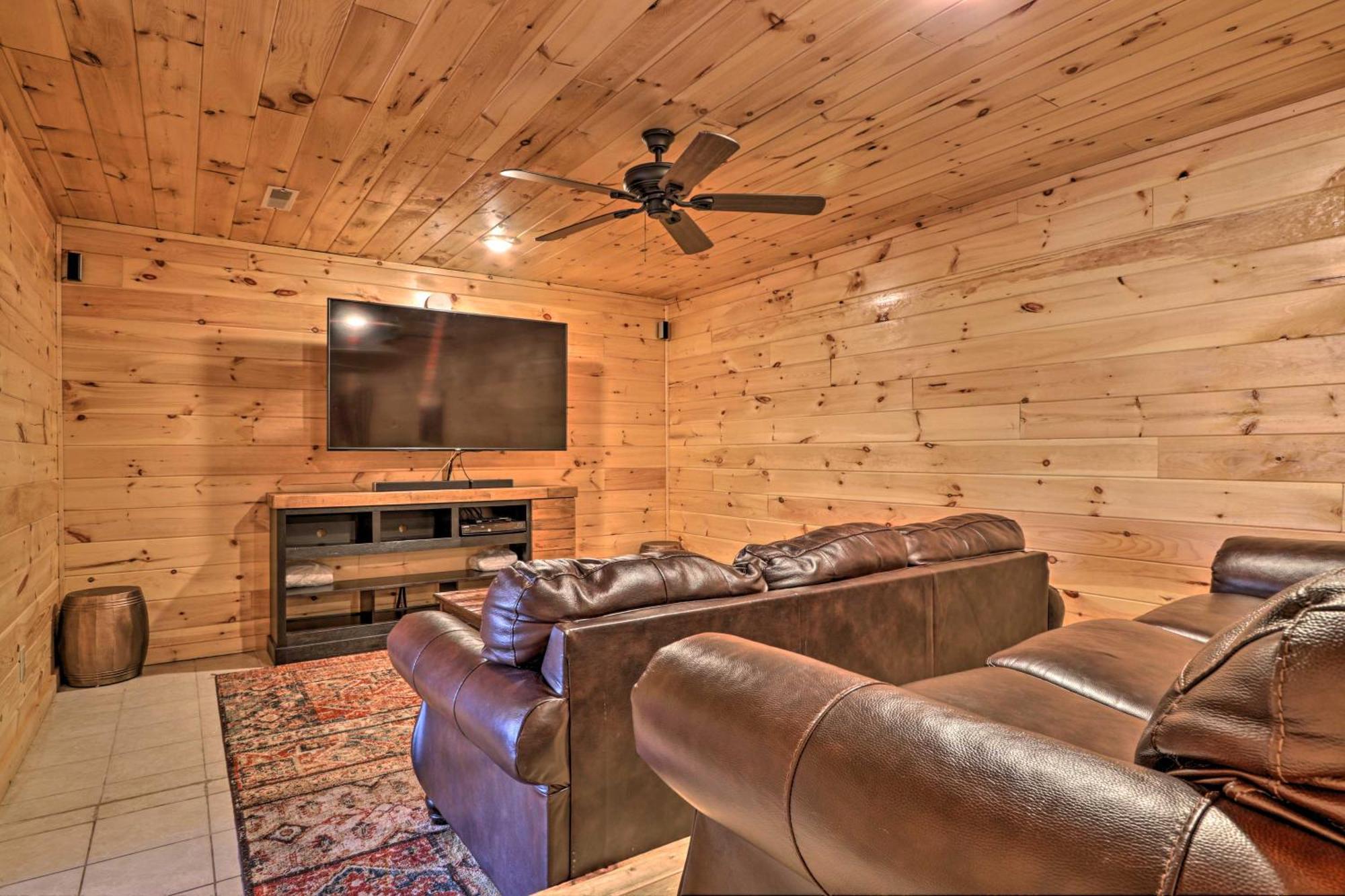 Luxe Cabin With Hot Tub, Theater, Pool Table, Arcade Pigeon Forge Εξωτερικό φωτογραφία