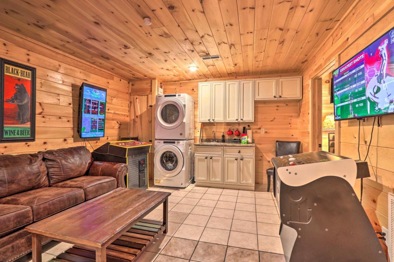Luxe Cabin With Hot Tub, Theater, Pool Table, Arcade Pigeon Forge Εξωτερικό φωτογραφία